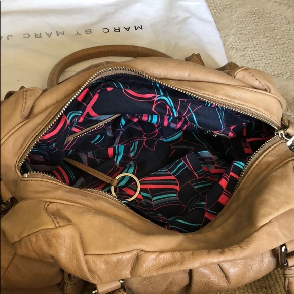 Classic Q Baby Groove Satchel - Picture 3 of 9